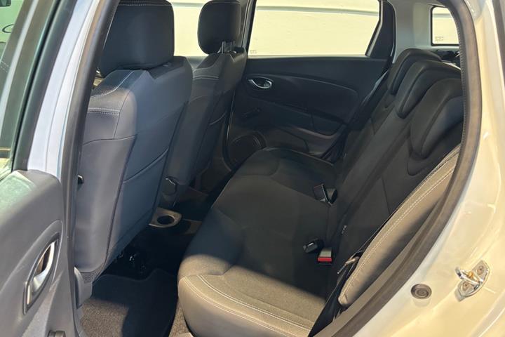 Hvid Renault Clio IV fra 2018