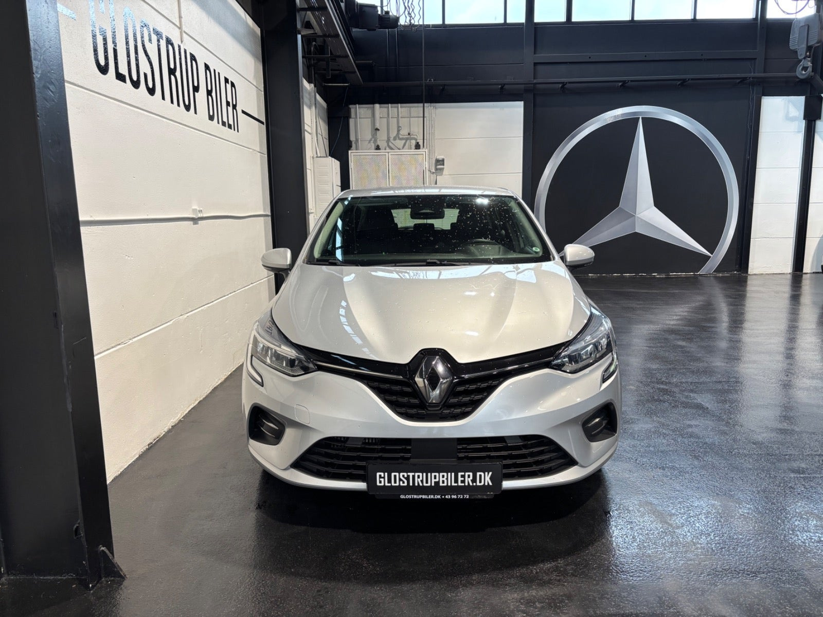 Sølv Renault Clio V fra 2019