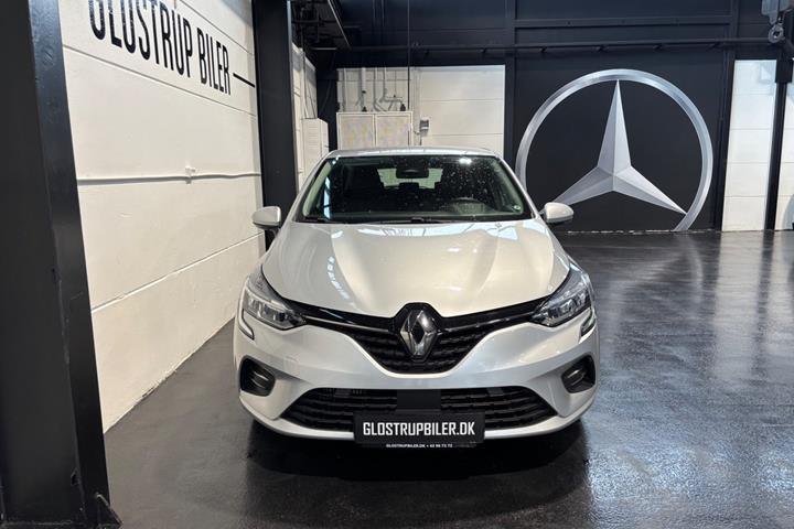 Sølv Renault Clio V fra 2019