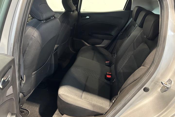 Sølv Renault Clio V fra 2019