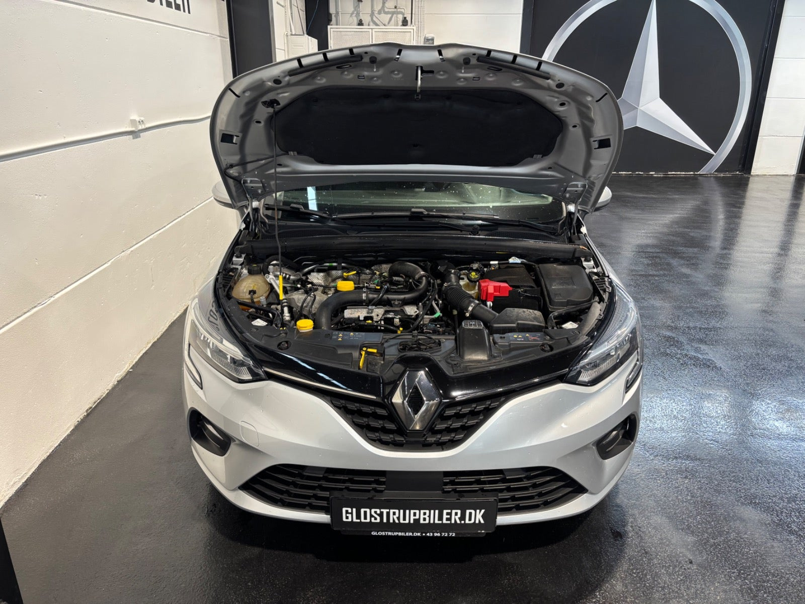 Sølv Renault Clio V fra 2019