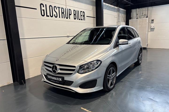 Sølv Mercedes B180 fra 2015