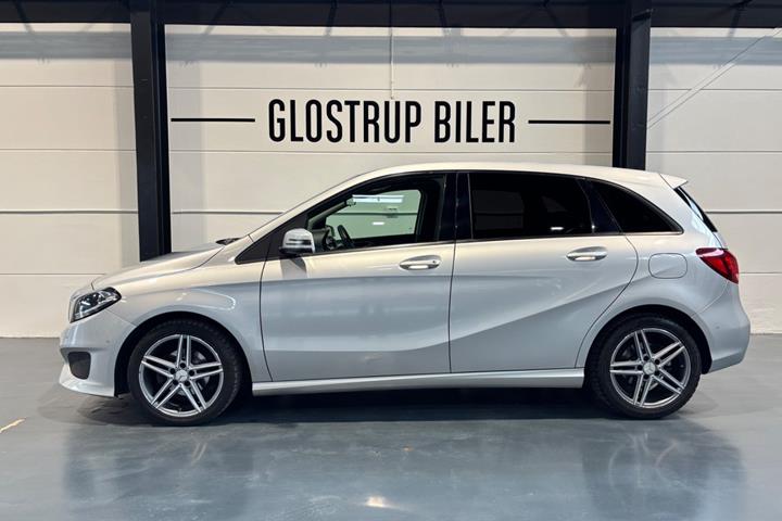 Sølv Mercedes B180 fra 2015