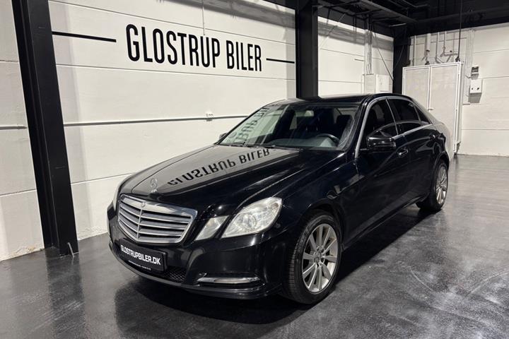 Sort Mercedes E200 fra 2013