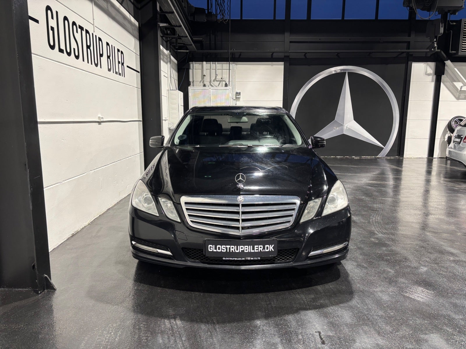 Sort Mercedes E200 fra 2013