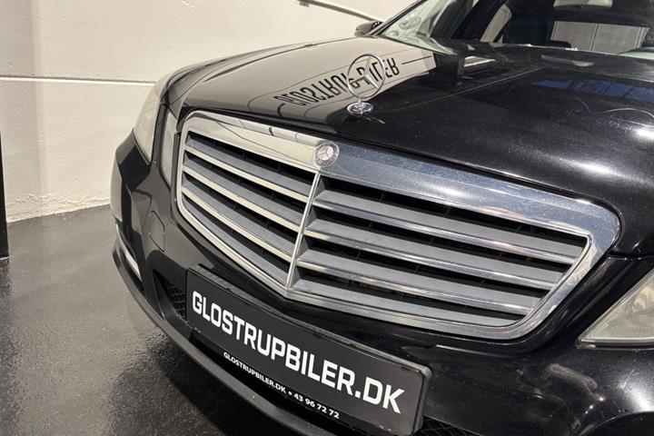 Sort Mercedes E200 fra 2013