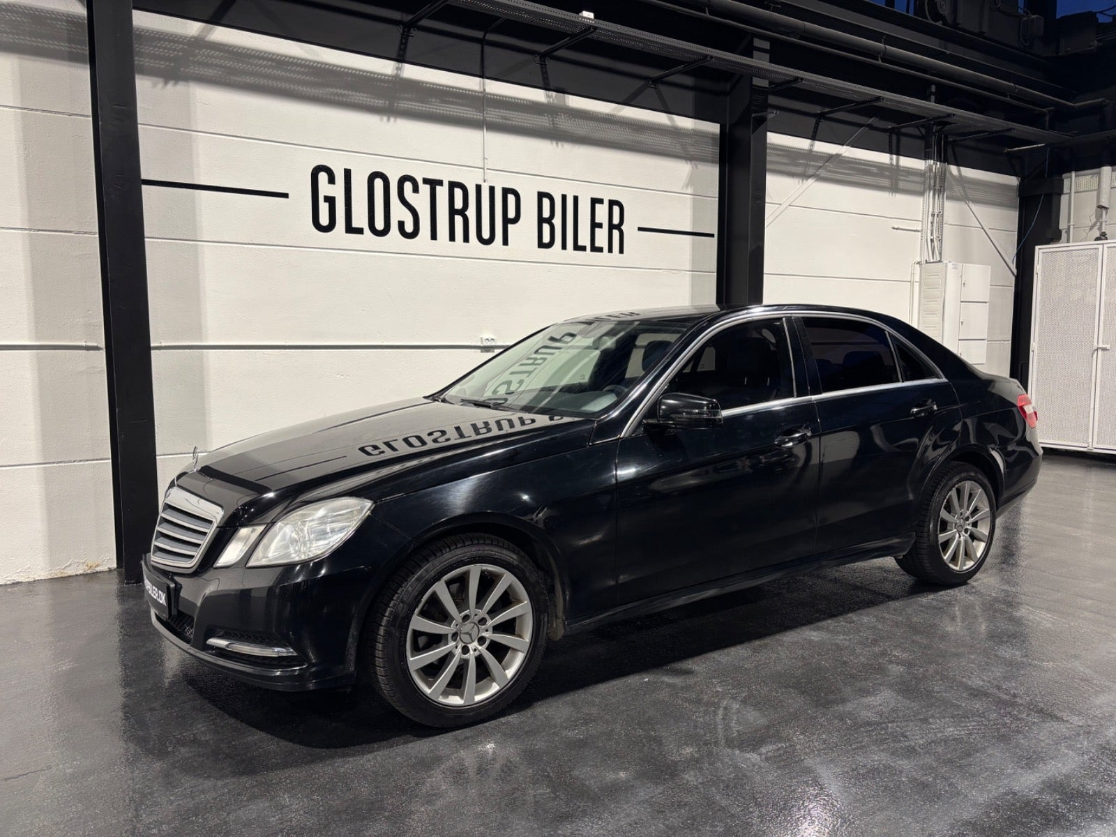 Sort Mercedes E200 fra 2013