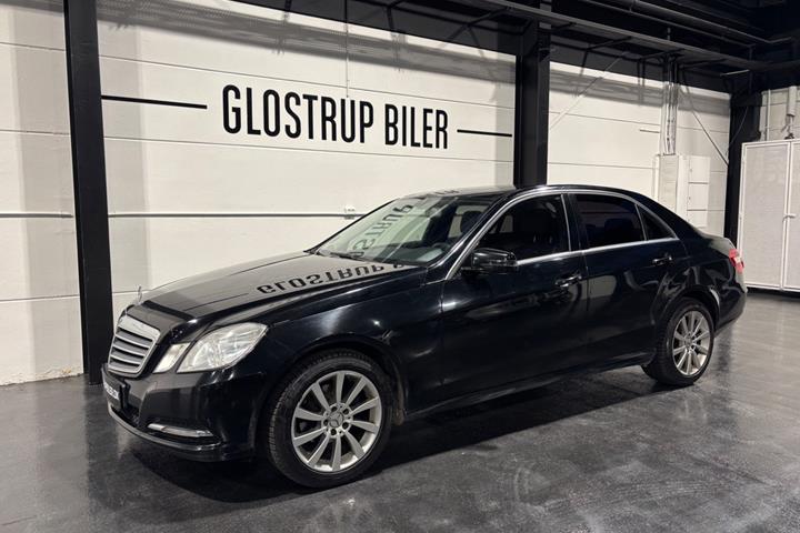 Sort Mercedes E200 fra 2013