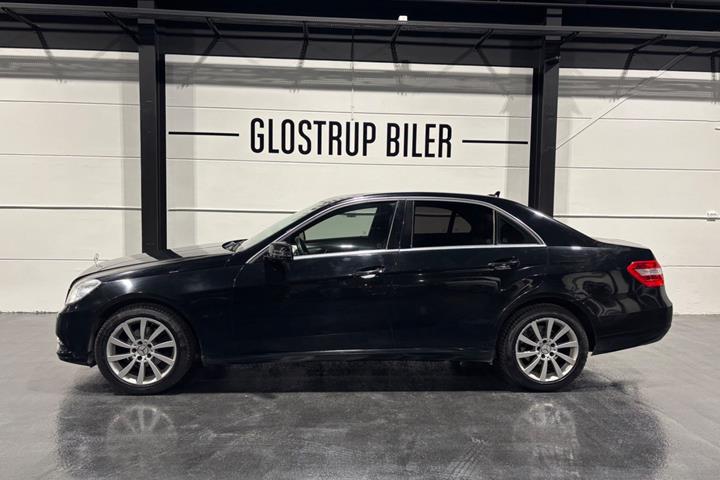Sort Mercedes E200 fra 2013