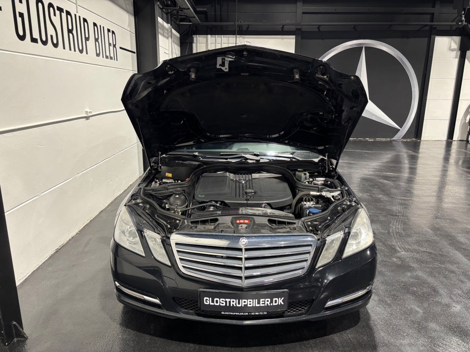 Sort Mercedes E200 fra 2013