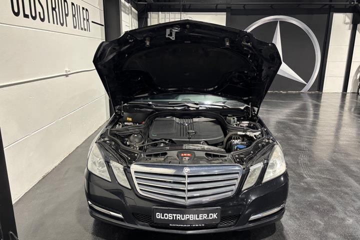 Sort Mercedes E200 fra 2013