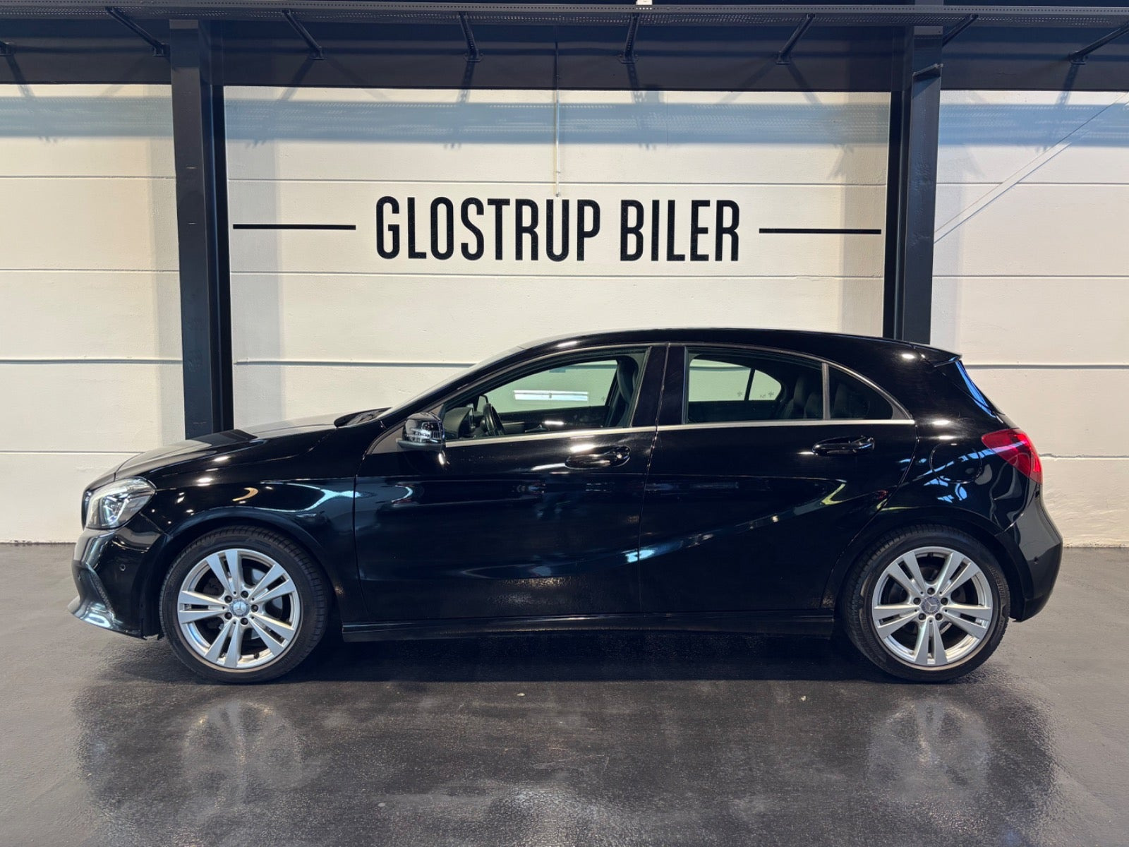 Sort Mercedes A200 fra 2016