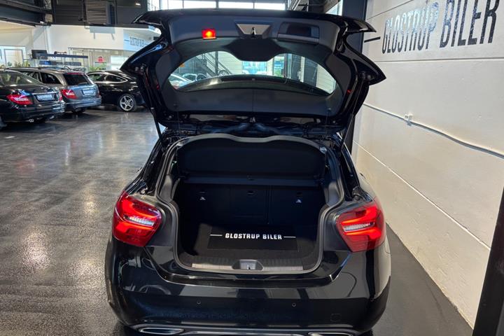 Sort Mercedes A200 fra 2016