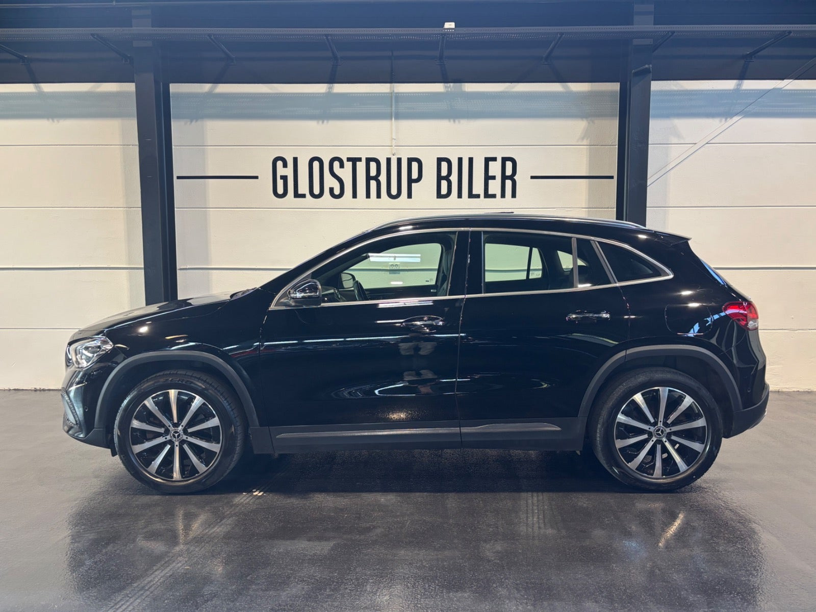 Sort Mercedes GLA250 e fra 2023