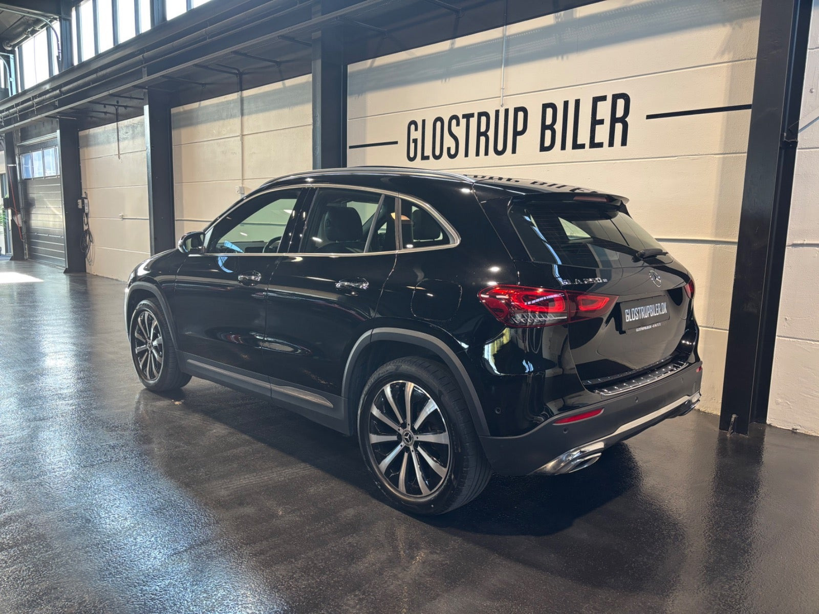Sort Mercedes GLA250 e fra 2023