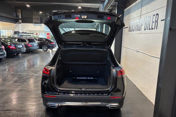 Sort Mercedes GLA250 e fra 2023