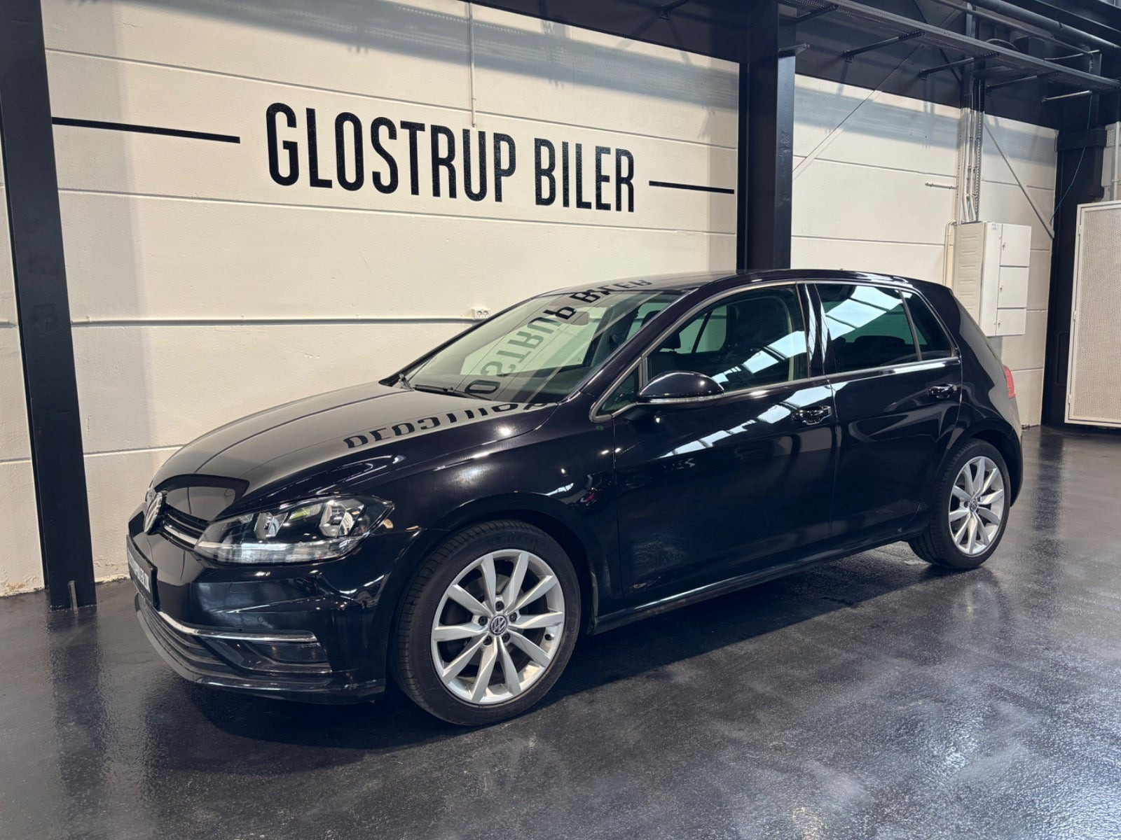Sort VW Golf VII fra 2019