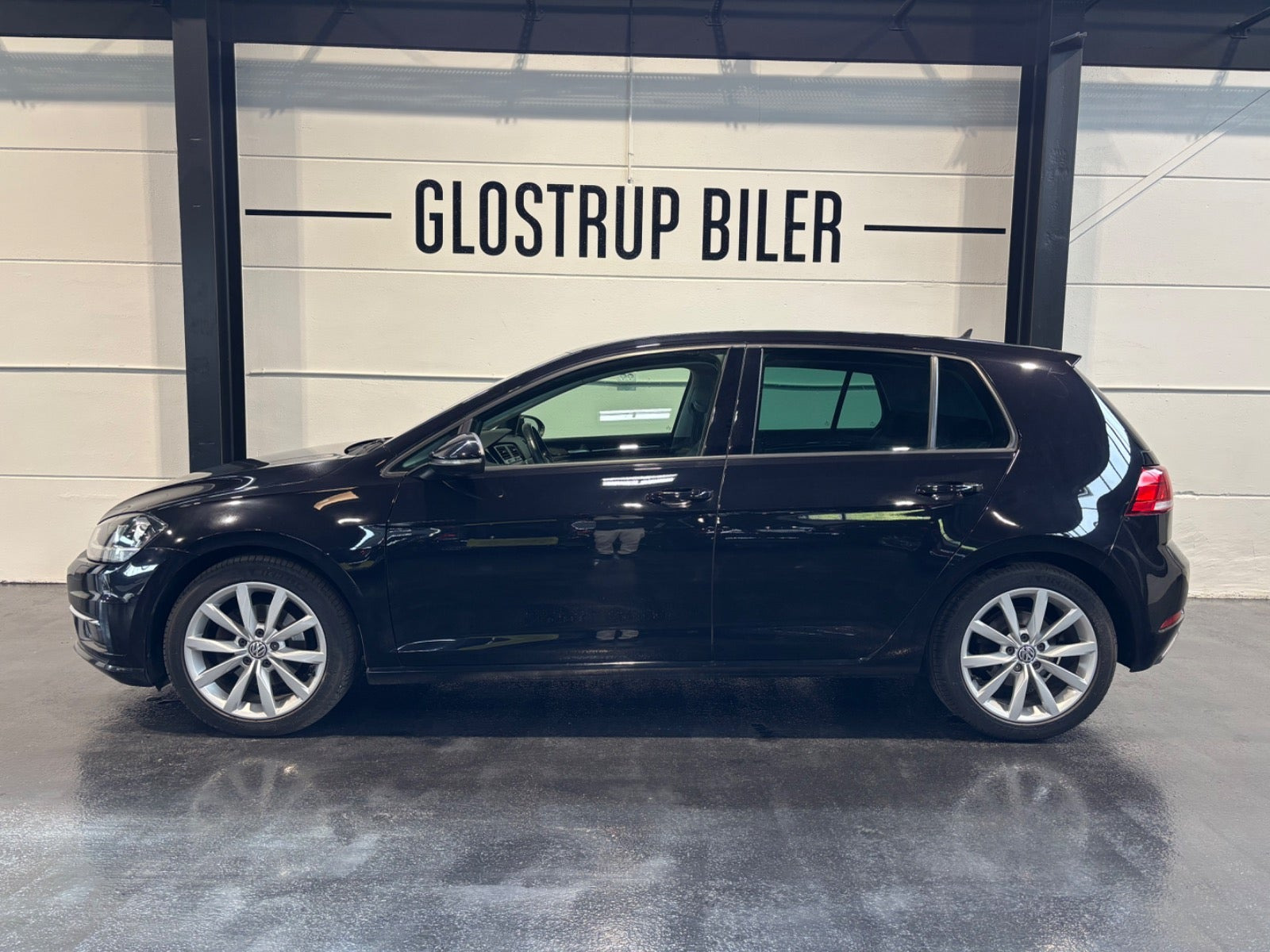 Sort VW Golf VII fra 2019