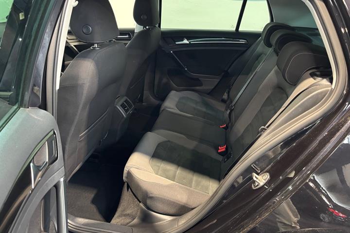 Sort VW Golf VII fra 2019