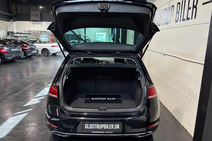 Sort VW Golf VII fra 2019