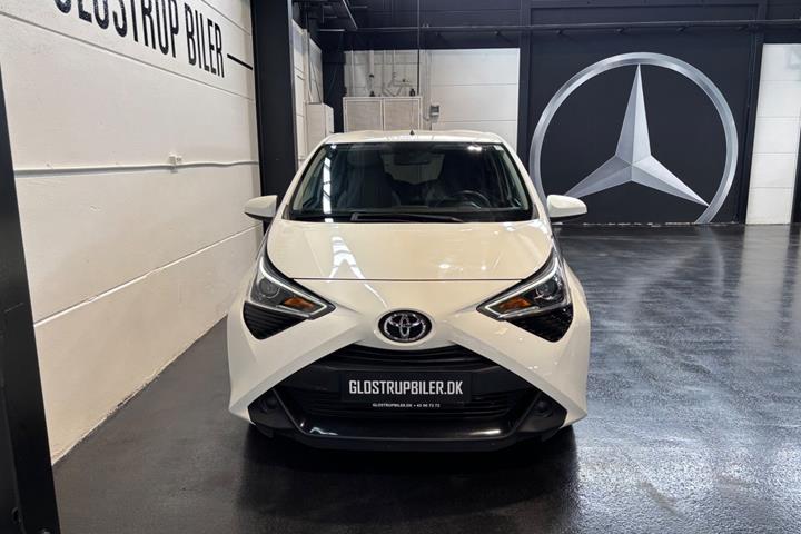 Hvid Toyota Aygo fra 2020
