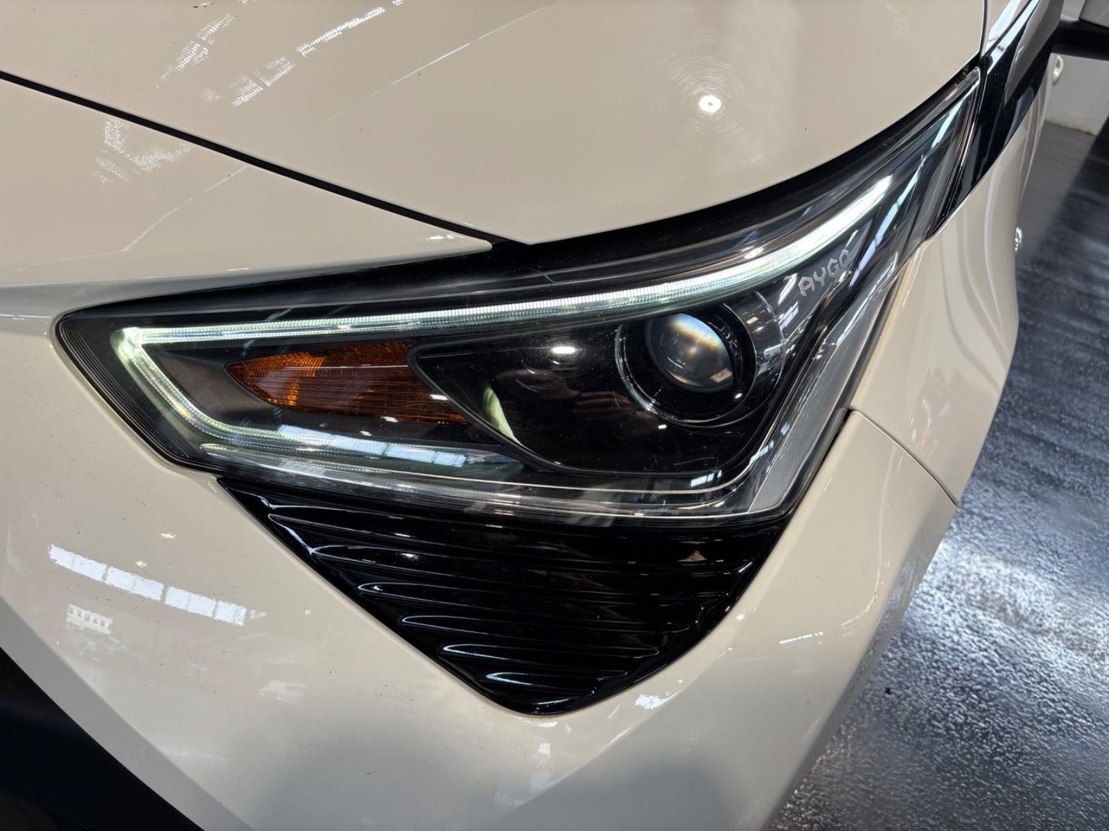 Hvid Toyota Aygo fra 2020