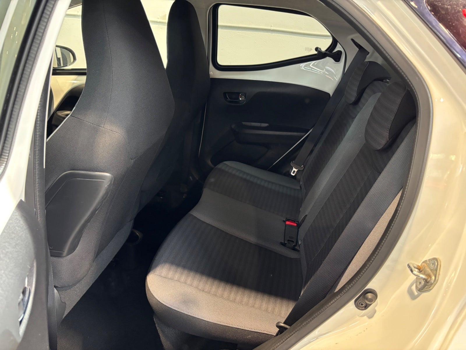 Hvid Toyota Aygo fra 2020