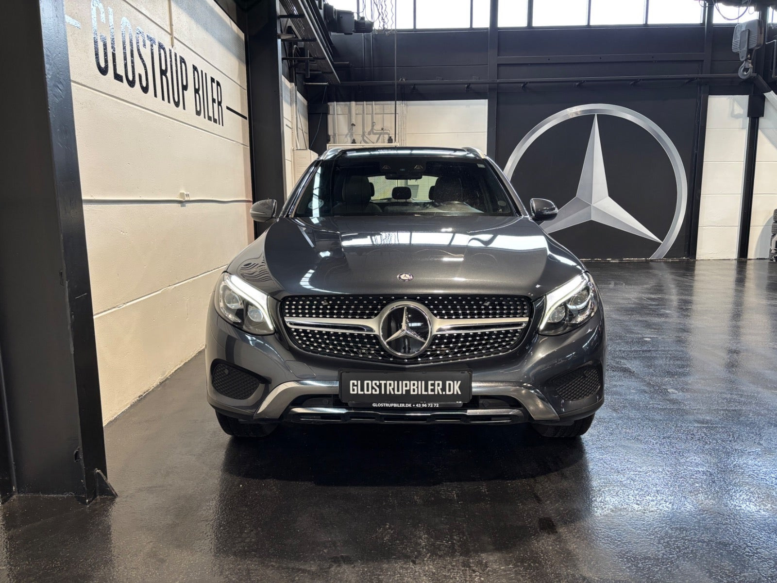 Grå Mercedes GLC250 fra 2016