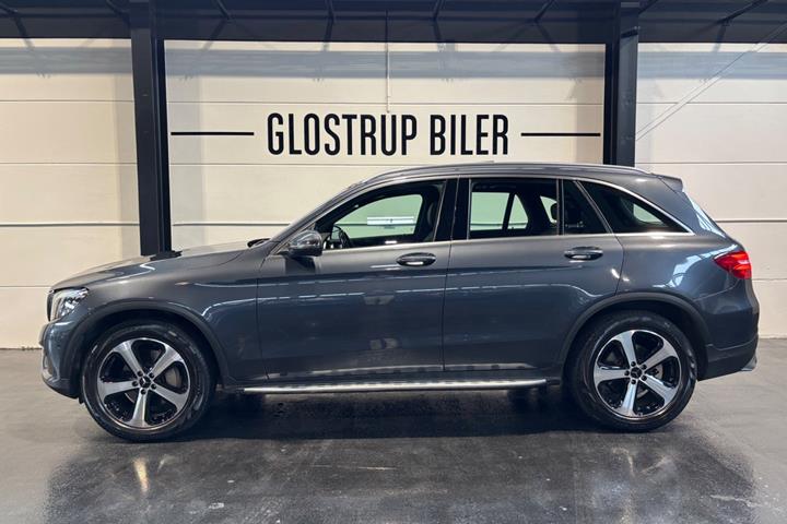 Grå Mercedes GLC250 fra 2016