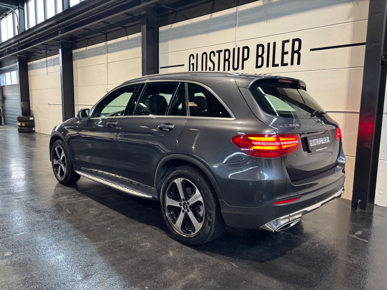 Grå Mercedes GLC250 fra 2016