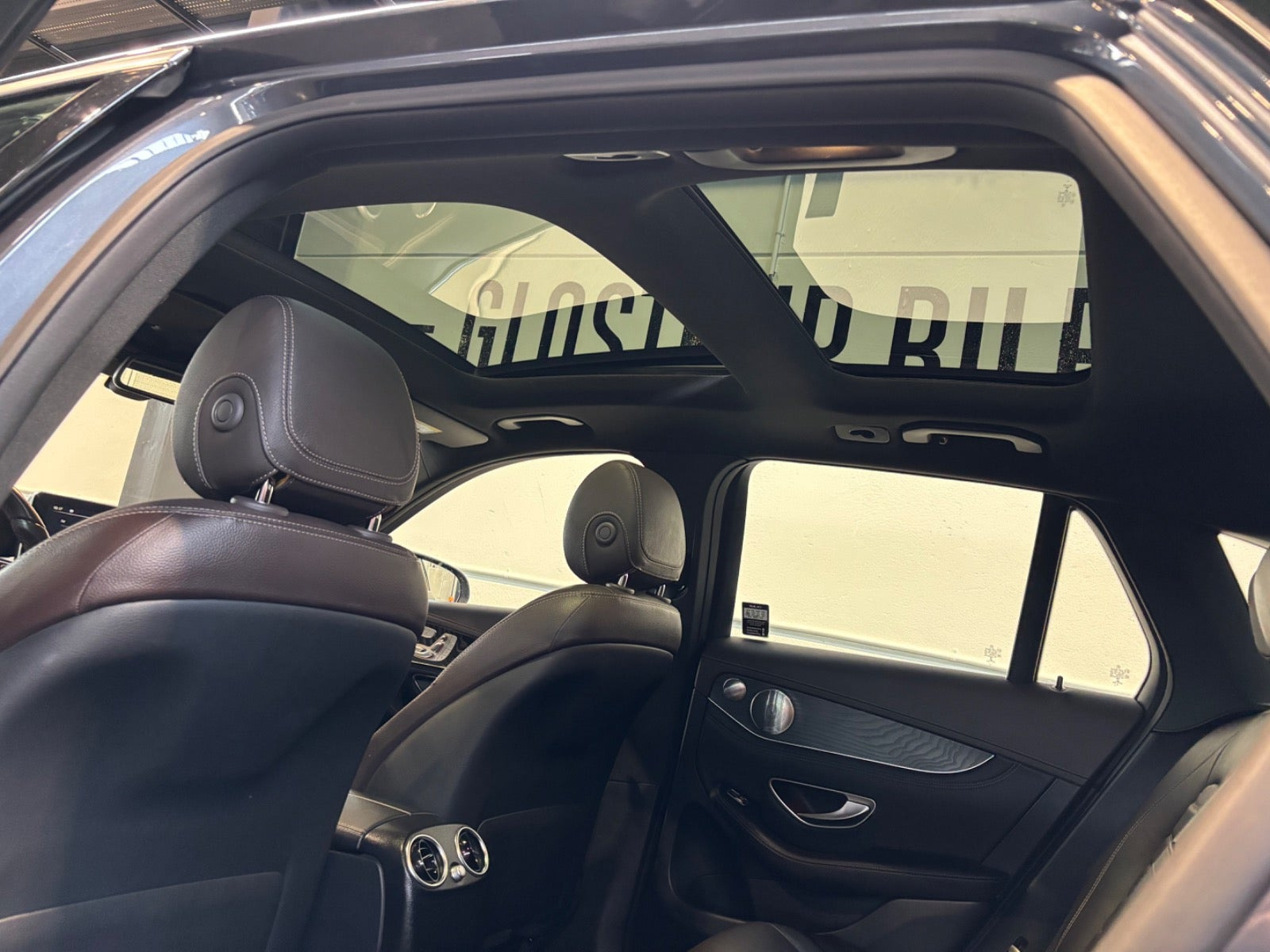 Grå Mercedes GLC250 fra 2016
