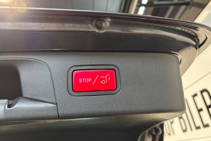 Grå Mercedes GLC250 fra 2016