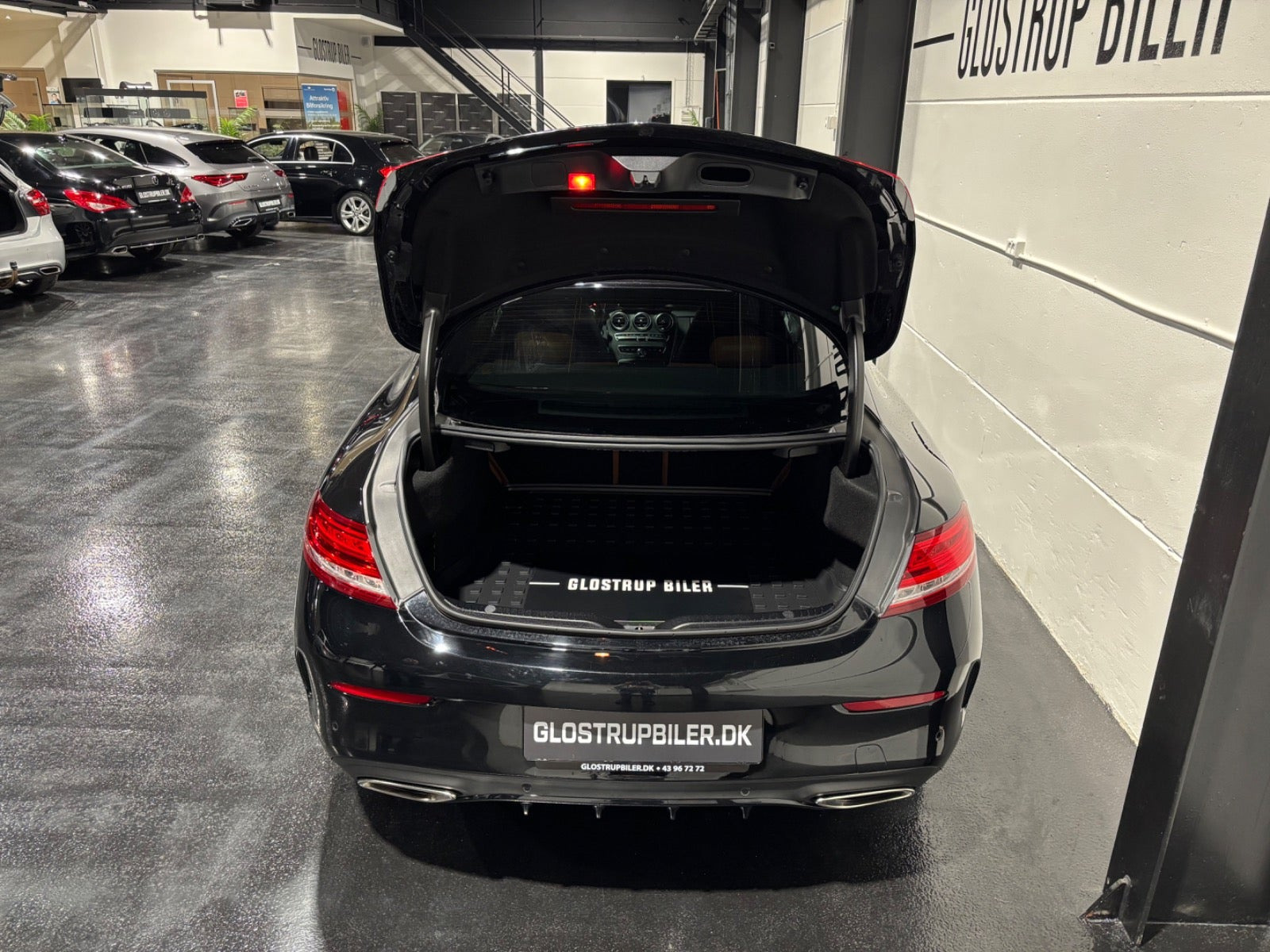 Sort Mercedes C180 fra 2016
