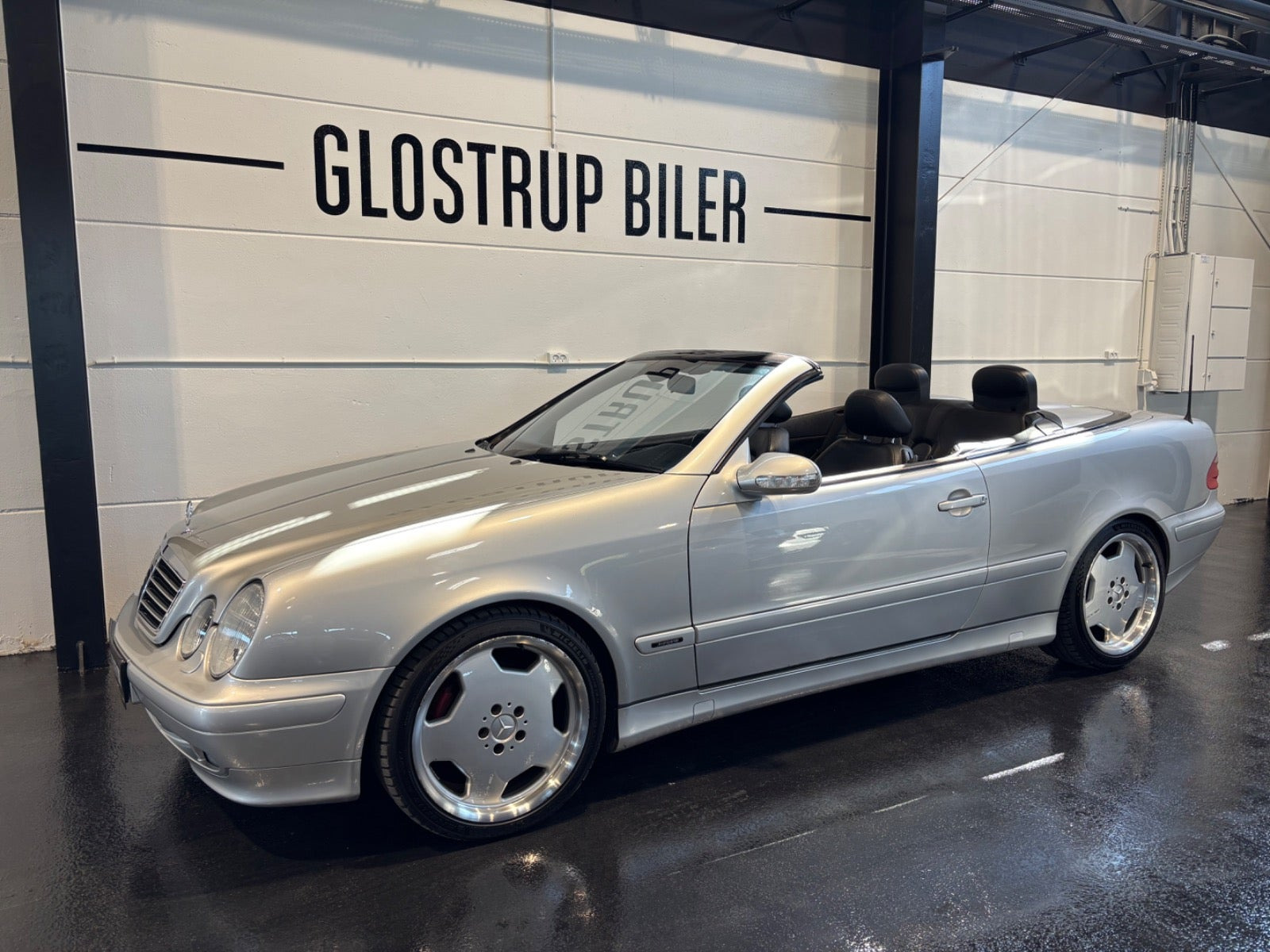 Sølv Mercedes CLK200 fra 2001