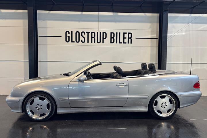 Sølv Mercedes CLK200 fra 2001
