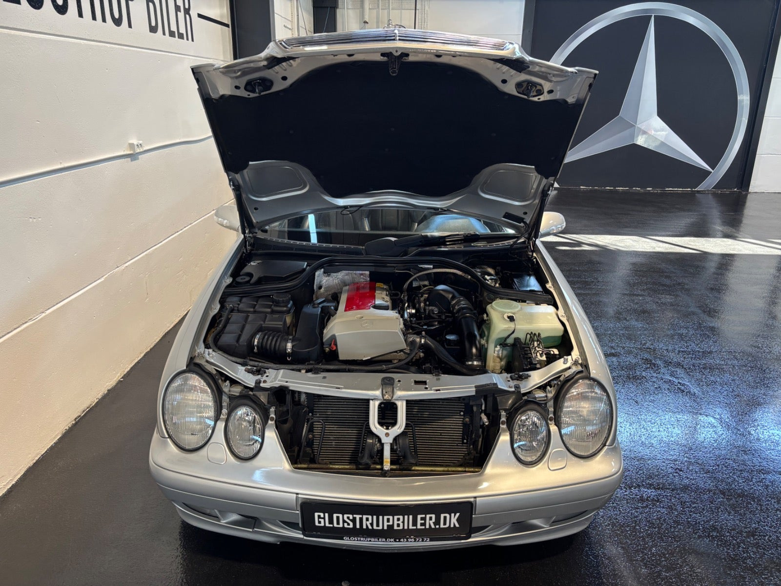 Sølv Mercedes CLK200 fra 2001