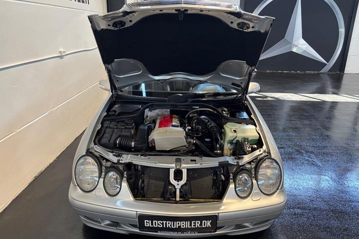 Sølv Mercedes CLK200 fra 2001