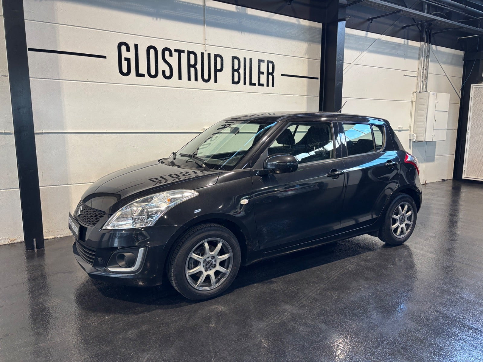 Sort Suzuki Swift fra 2015