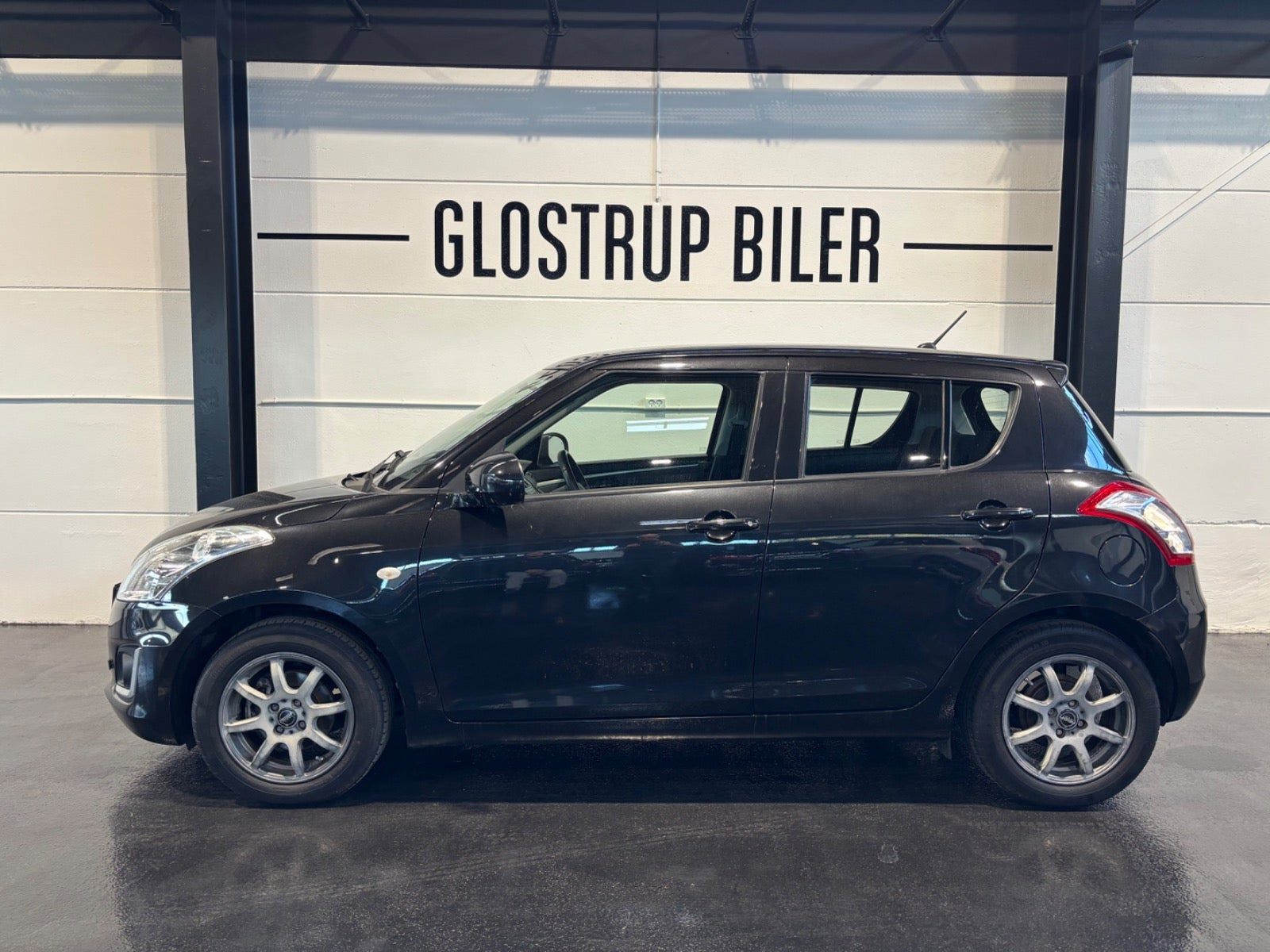 Sort Suzuki Swift fra 2015
