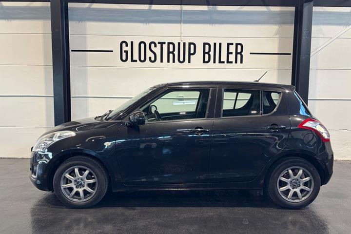 Sort Suzuki Swift fra 2015