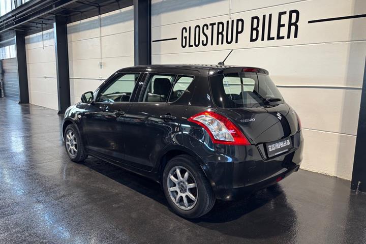 Sort Suzuki Swift fra 2015
