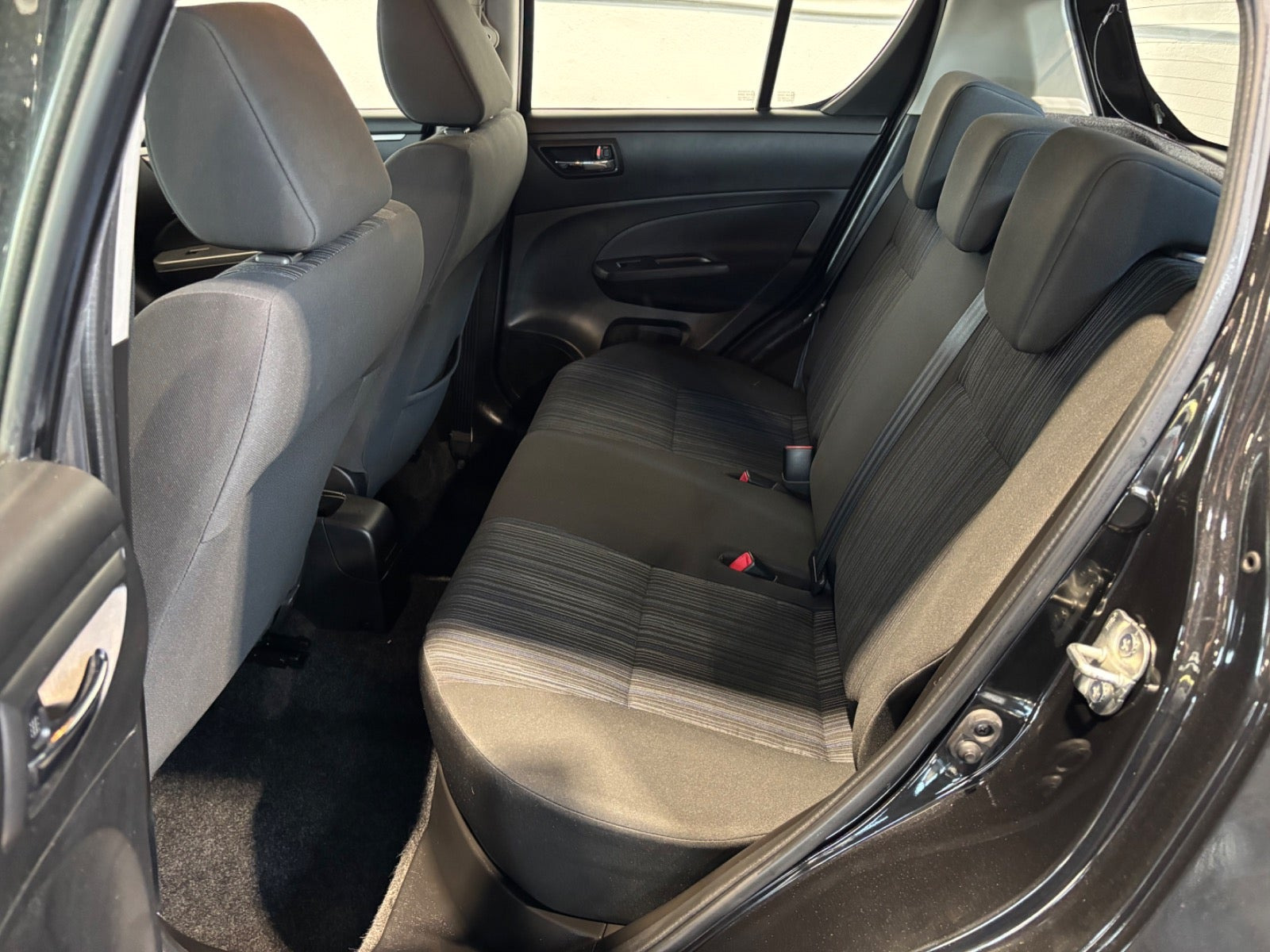 Sort Suzuki Swift fra 2015