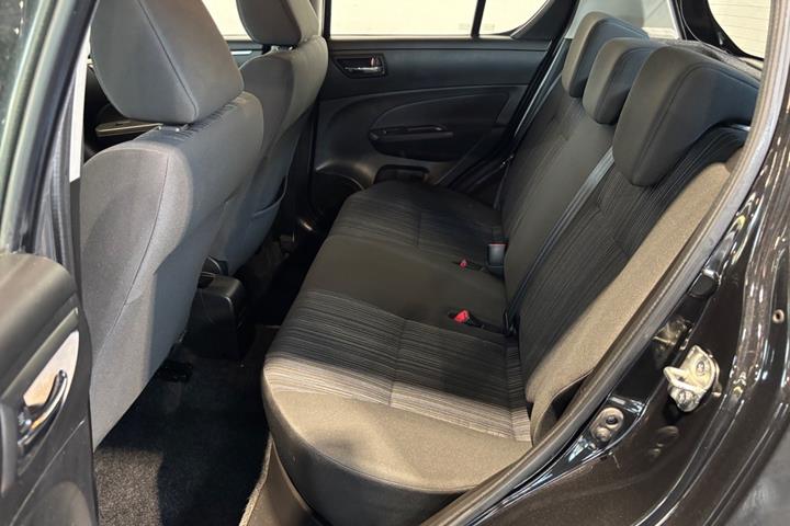 Sort Suzuki Swift fra 2015