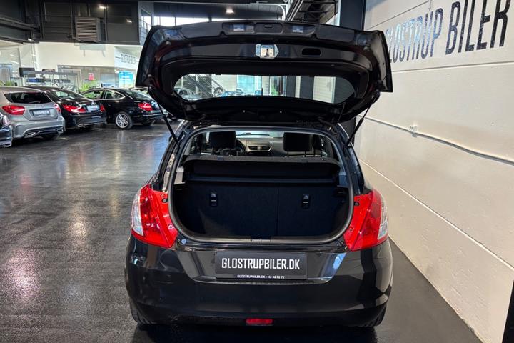 Sort Suzuki Swift fra 2015