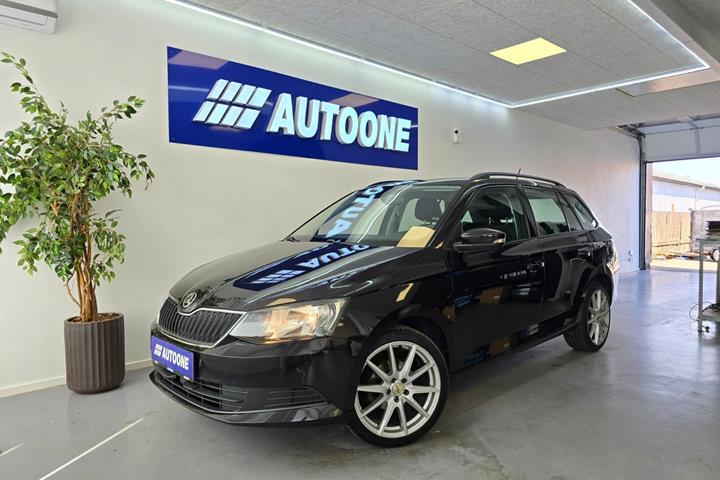 Sort Skoda Fabia fra 2018 set udefra