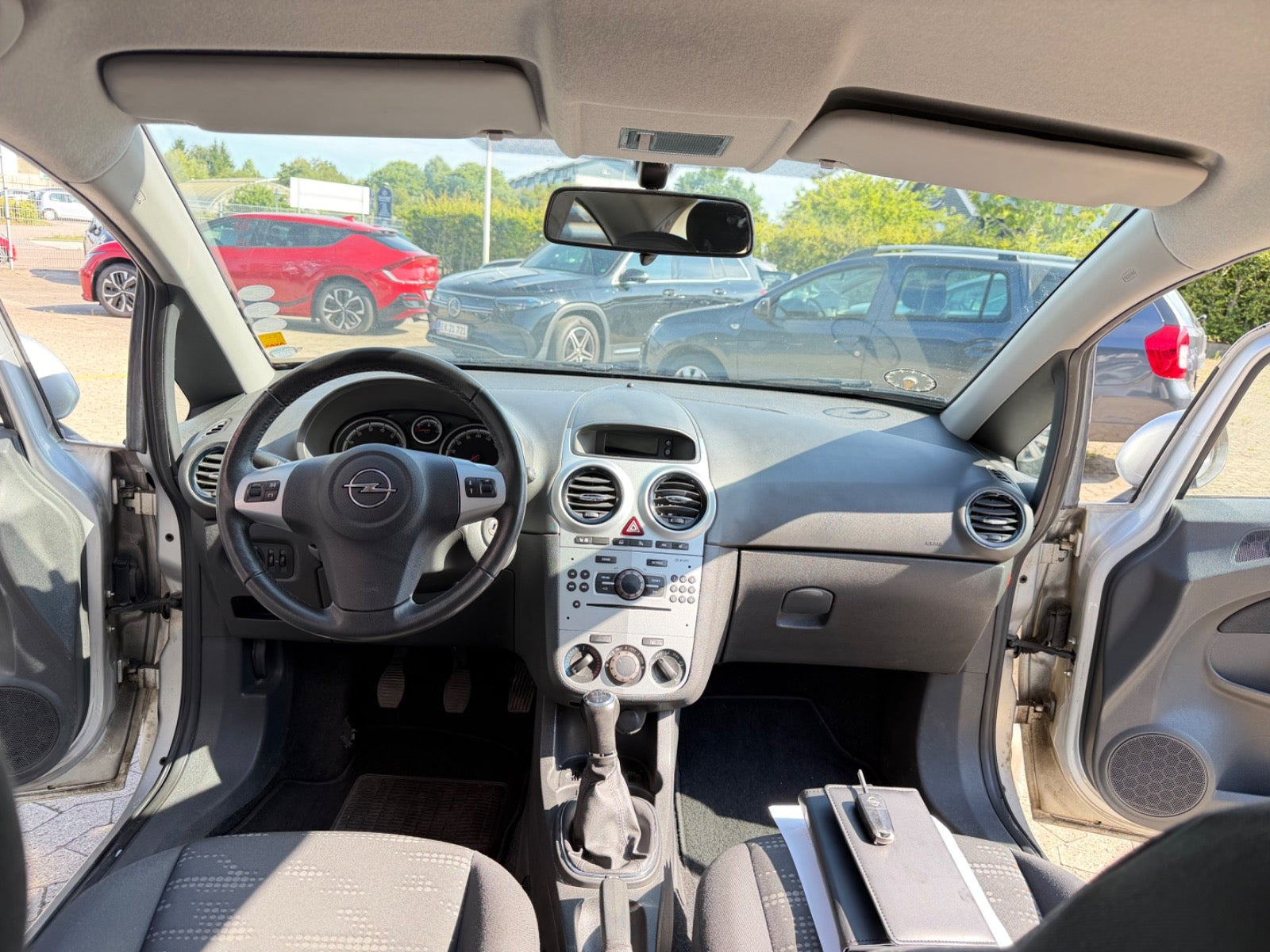 Sølv Opel Corsa fra 2012