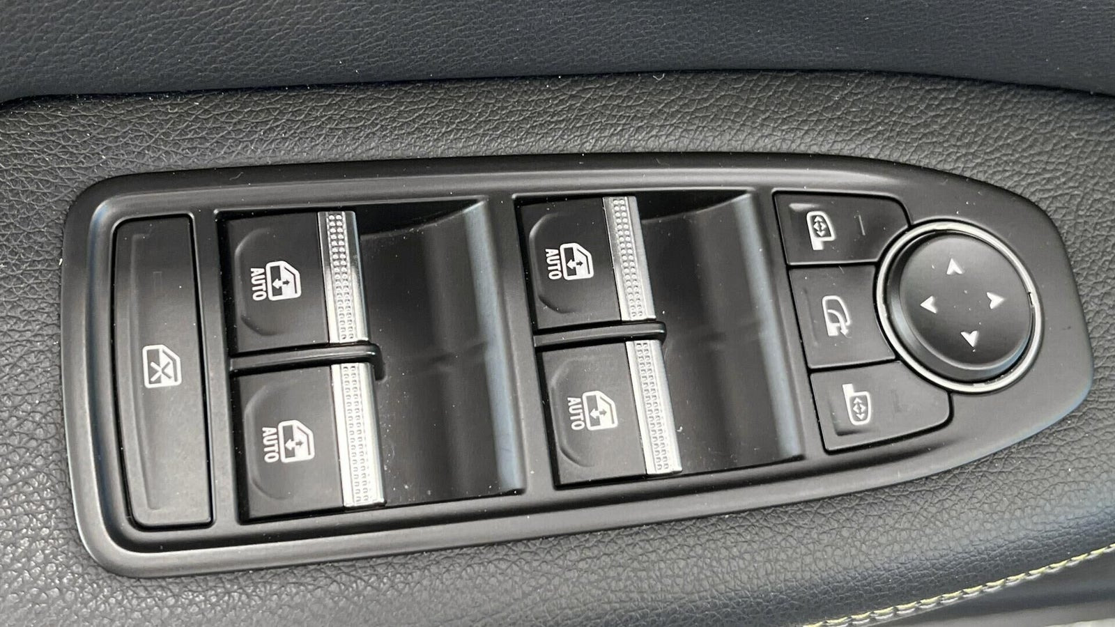 Grå Renault Megane E-Tech fra 2025