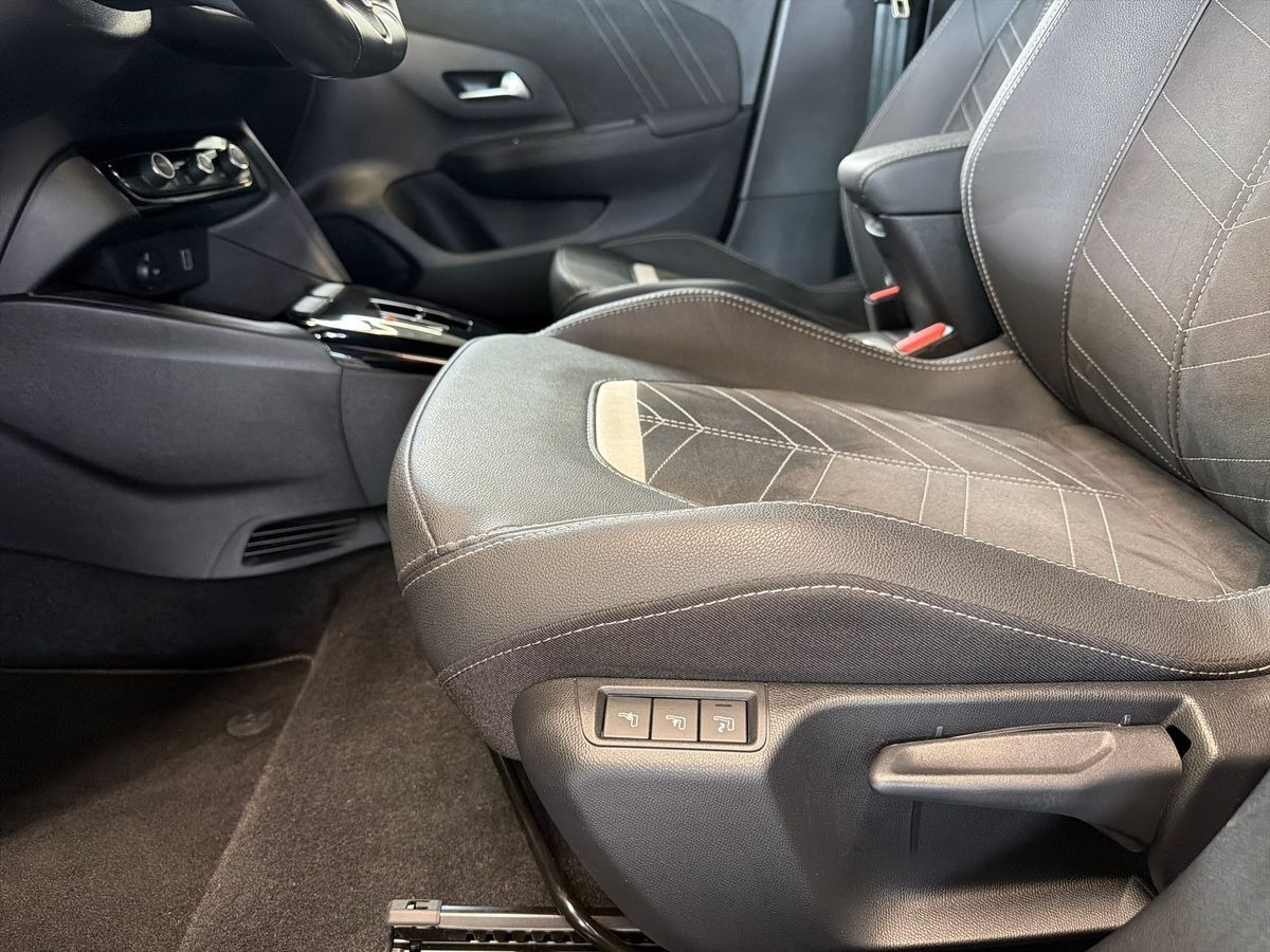 Sort Opel Corsa-e fra 2024