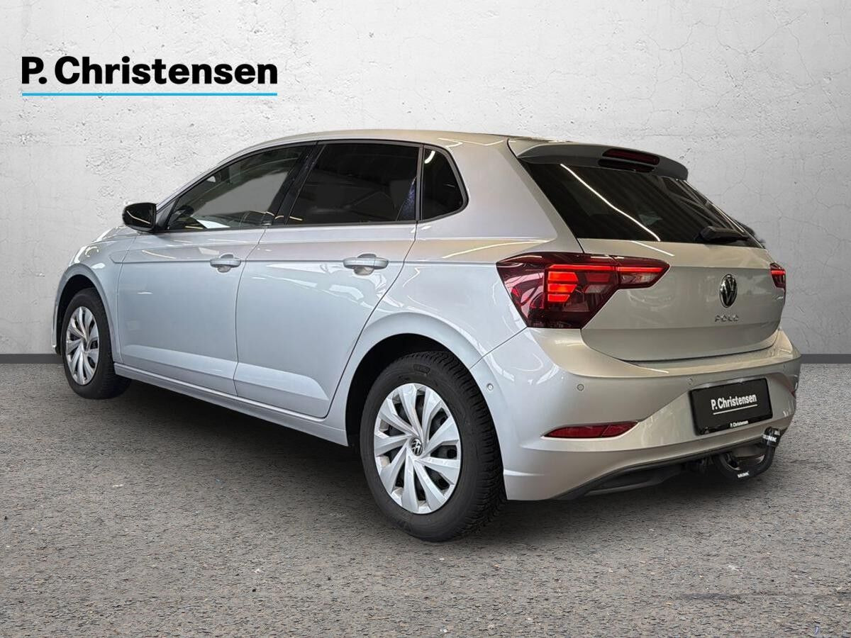 Sølv VW Polo fra 2023