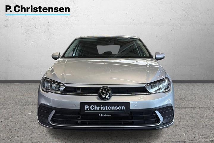 Sølv VW Polo fra 2023